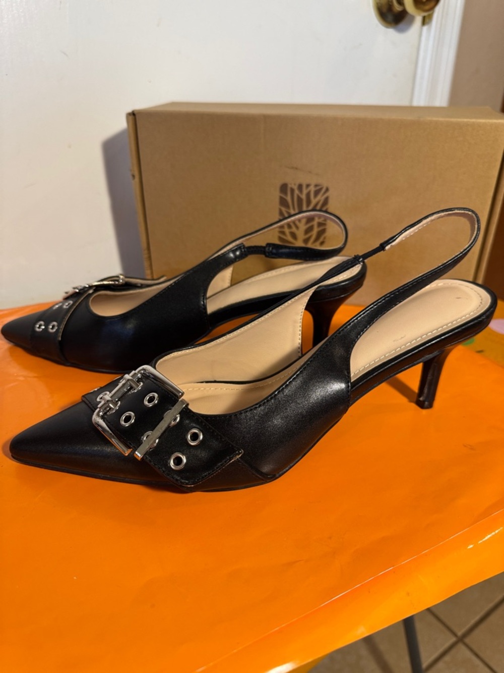 Ladies Black Slingback Pointed-Toe Kitten Heels with Buckle